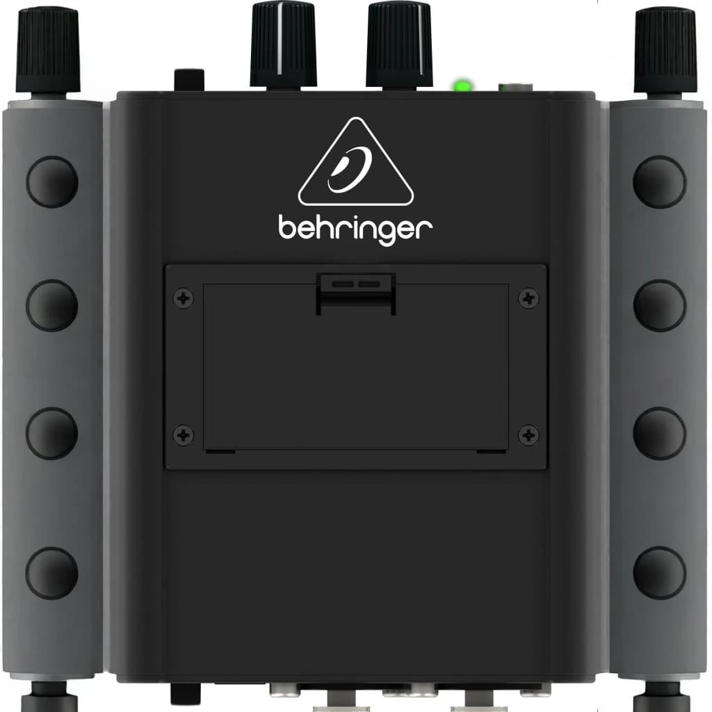 Amplificateur casque Behringer Powerplay P1 Jack 3,5mm Portable Noir, en utilisation: vue avant avec logo, compartiment