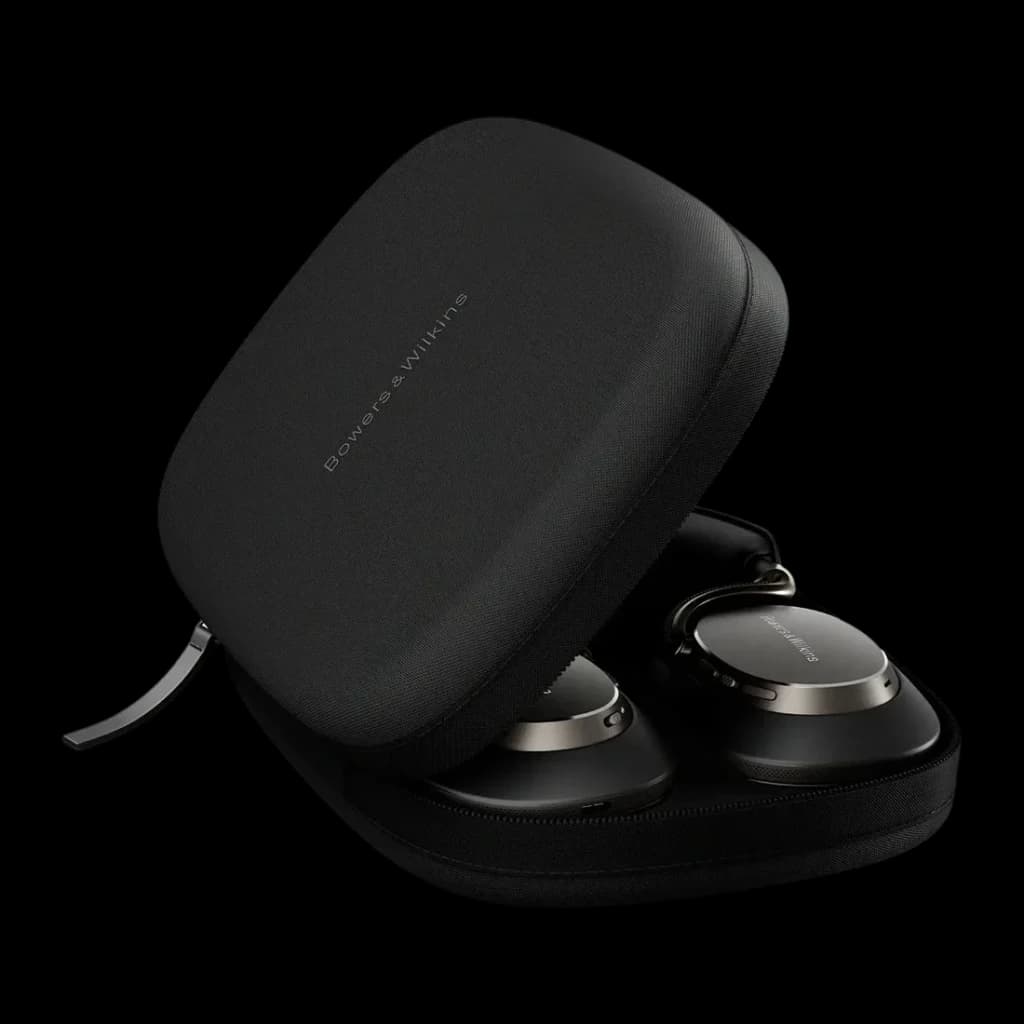 Auscultadores de banda Bowers & Wilkins Px8 S2 Cancelamento de Ruído Híbrido Preto, detalhe: estojo rígido aberto