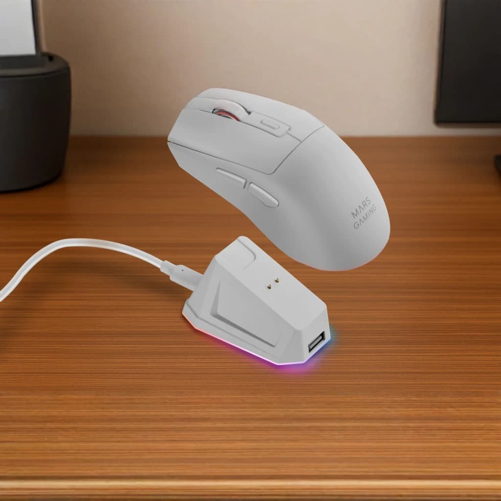 Souris Gaming Mars Gaming MM-T3 Sans Fil Switchs Huano 14400 DPI Noir, en utilisation: souris soulevée au-dessus du dock