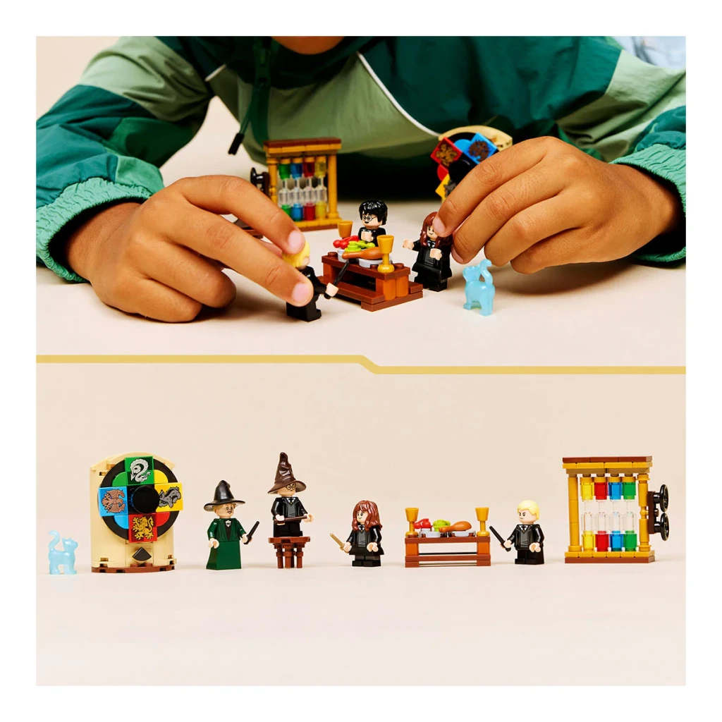 LEGO Harry Potter Ceremonia del Sombrero Seleccionador 76460 124 piezas 7+ años, lifestyle: niño jugando con minifiguras