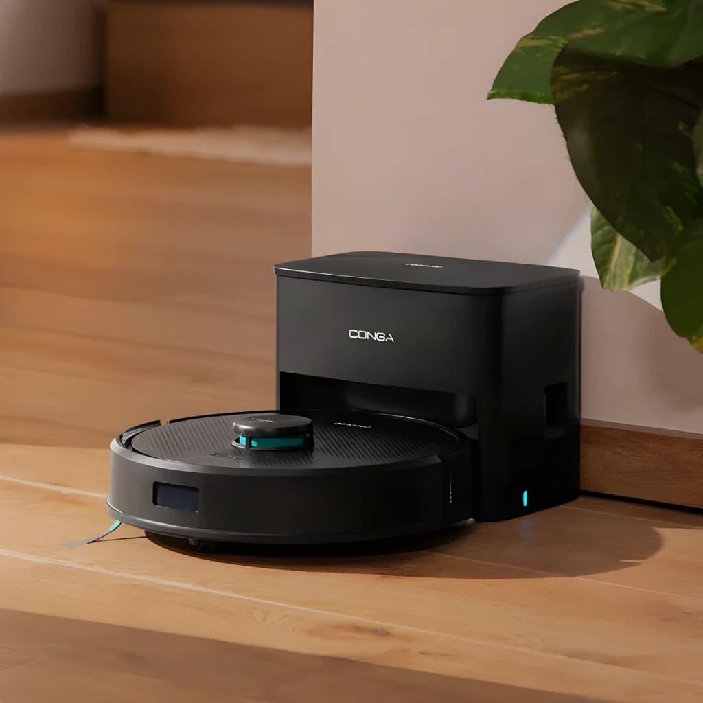 Robot Aspirador Cecotec Conga Y70 Preto LiDAR Lavador Autoesvaziamento 20000Pa, vista lateral: robô acoplado à base preta