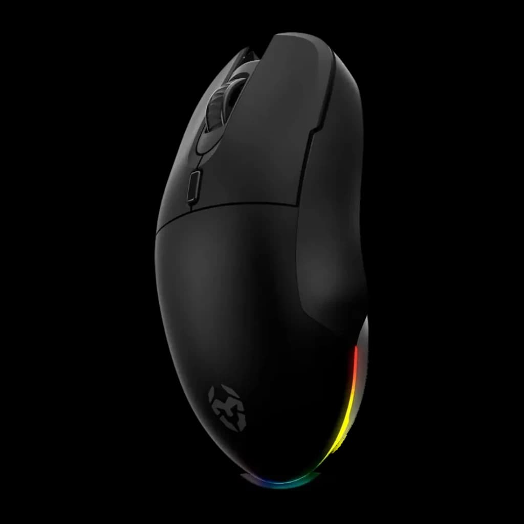Souris Gaming Krom Komet Sans Fil 2400 DPI RGB Noir, vue latérale: éclairage RGB sur la base et logo Krom visible