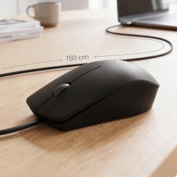 Ratón SUBBLIM Business Silencioso Negro Ergonómico, vista lateral: cable de 150 cm sobre escritorio de madera con portátil