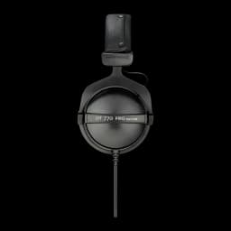 Casque Beyerdynamic DT 770 Pro 250 Ω Arceau Circumaural Câble Jack 3,5 mm Noir, détail latéral: coque avec étiquette DT 770