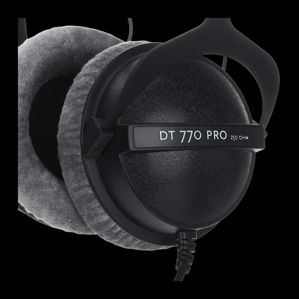 Casque Beyerdynamic DT 770 Pro 250 Ω Arceau Circumaural Câble Jack 3,5 mm Noir, détail: coussin en velours gris et coque