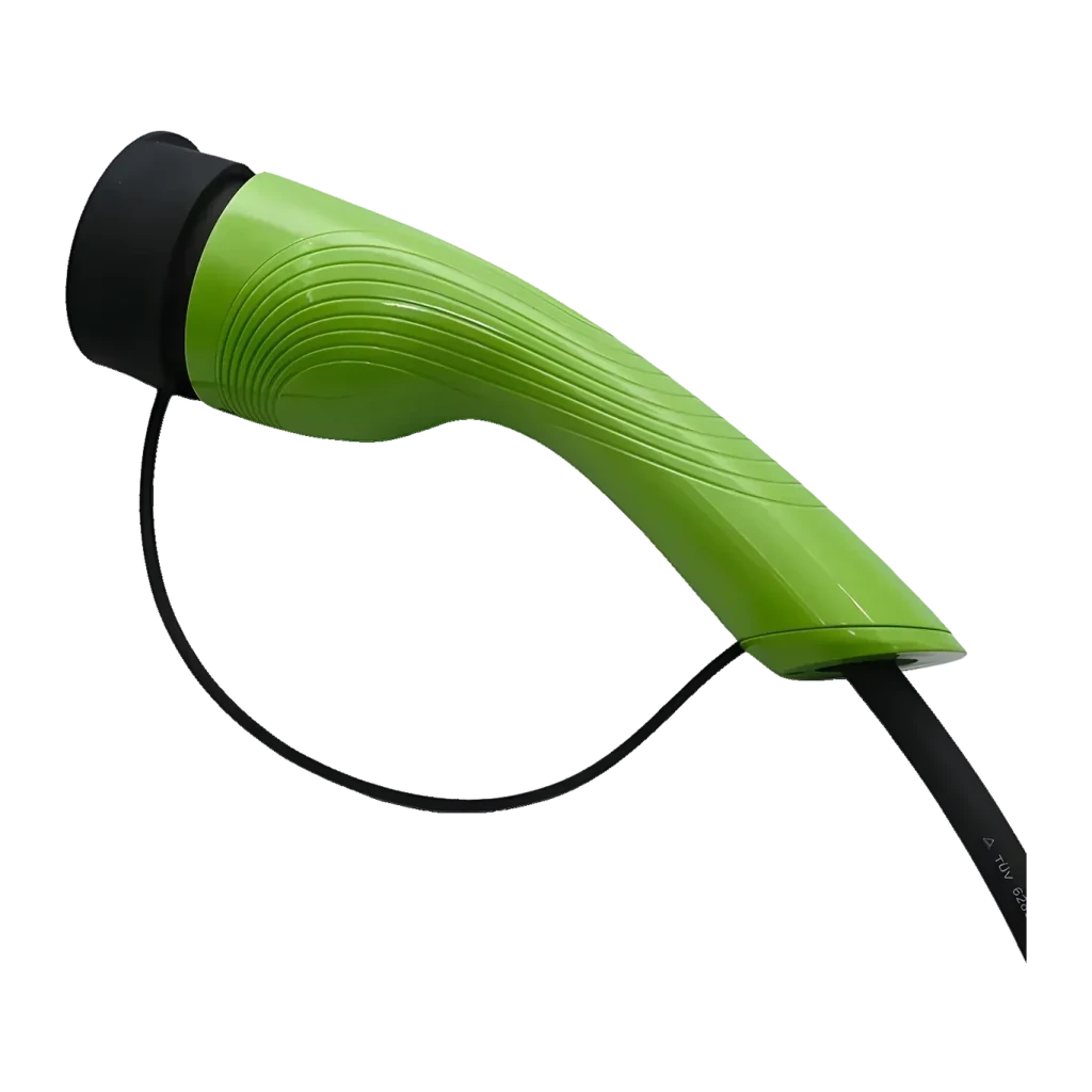 Cargador Coche Eléctrico Qoltec Negro 11kW Tipo 2 5m 52436, detalle: conector Type 2 verde con estrías ergonómicas y cable