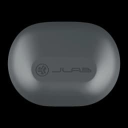 Auriculares JLab Audio JBuds Sport ANC TWS Cancelación de Ruido Híbrida, detalle: tapa del estuche gris con logo JLab