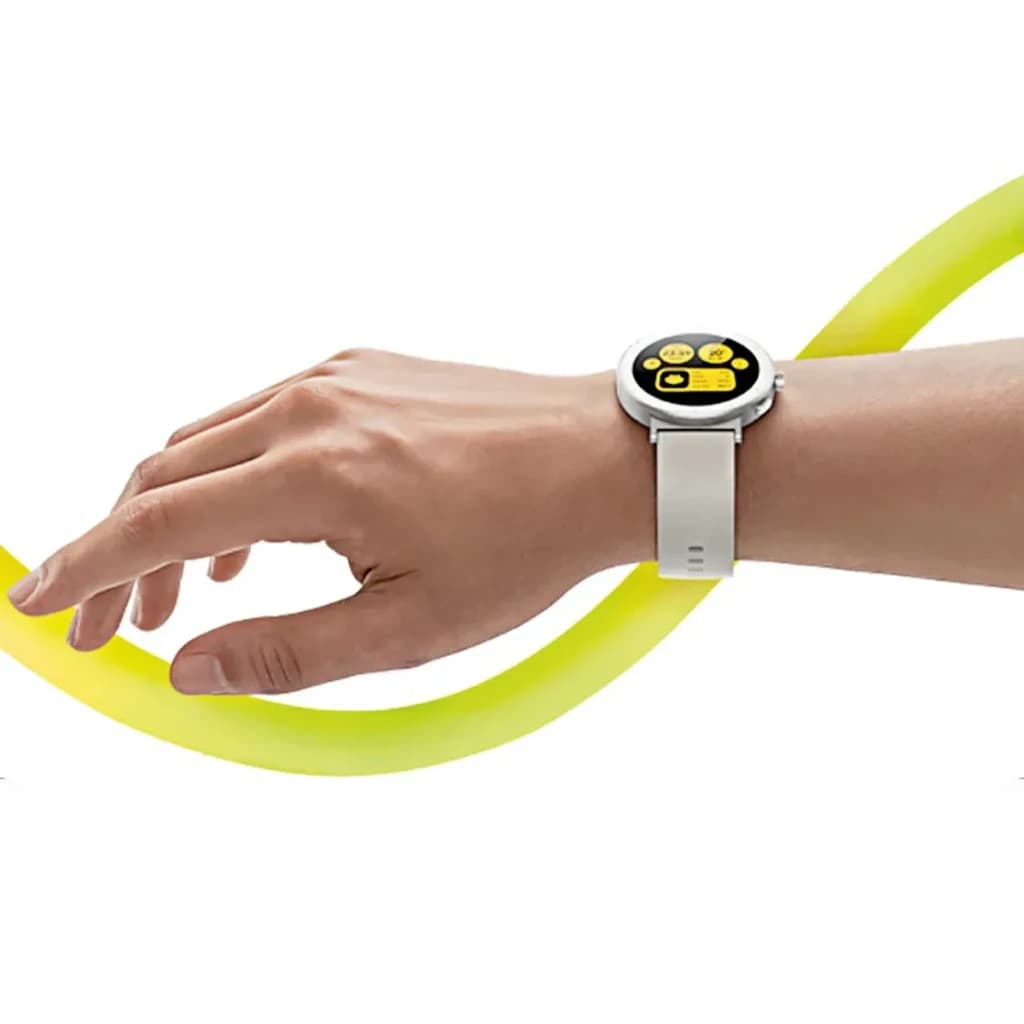 Realme Watch S5 Branco Areia GPS integrado Chamadas Bluetooth, em uso: relógio no pulso com ecrã ativo e correia amarela