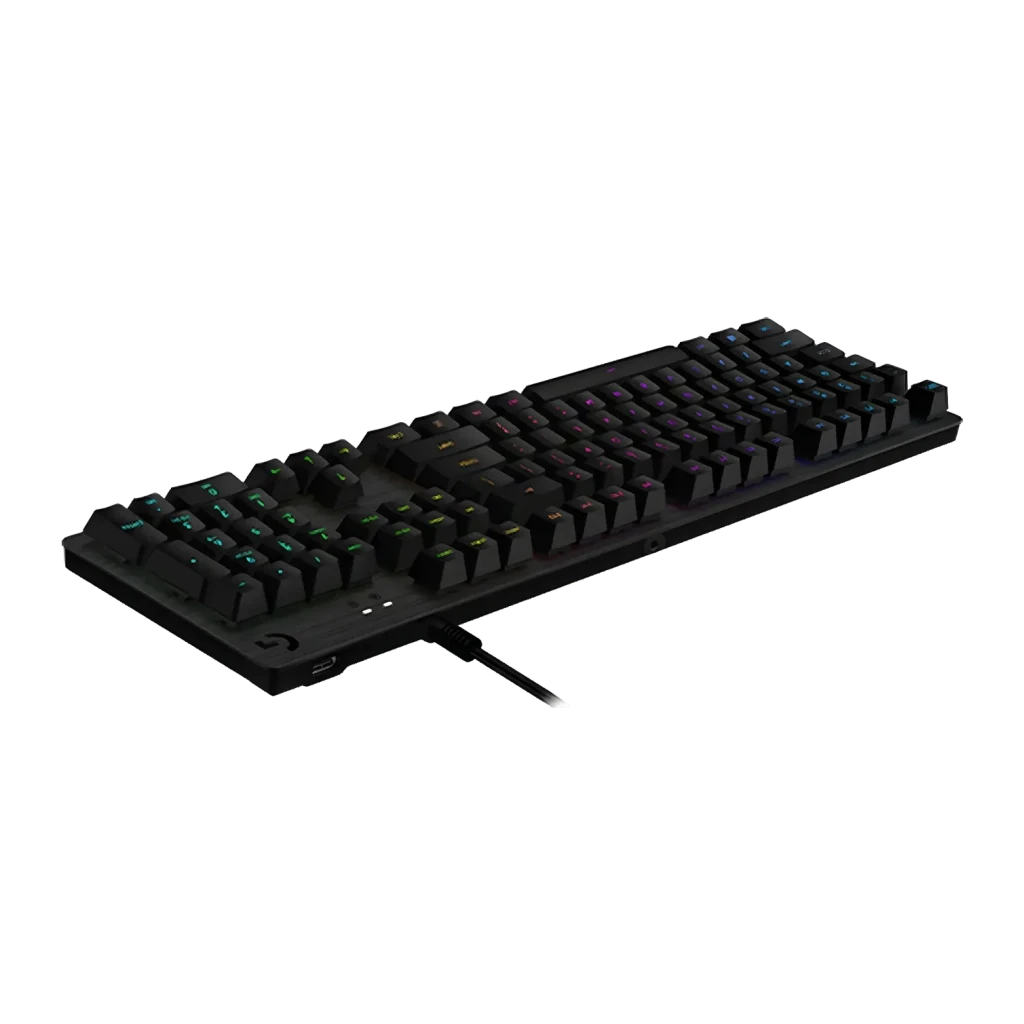 Teclado Gaming Logitech G512 Carbon RGB GX Brown PT, vista lateral: teclas com retroiluminação RGB multicolor e cabo USB