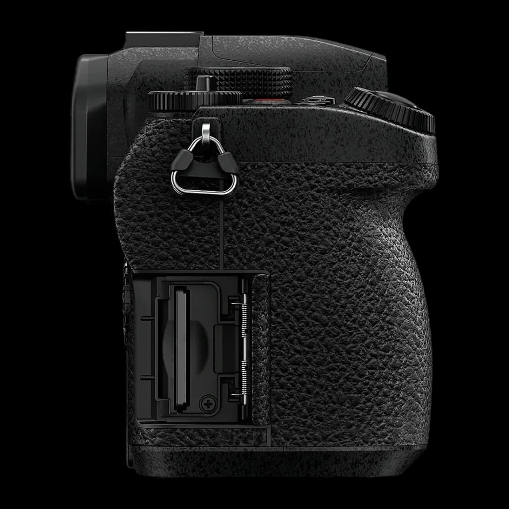 Appareil photo sans miroir Panasonic Lumix DC-G97 Noir CMOS Micro 4/3 4K 20,3MP, côté: compartiment batterie et carte
