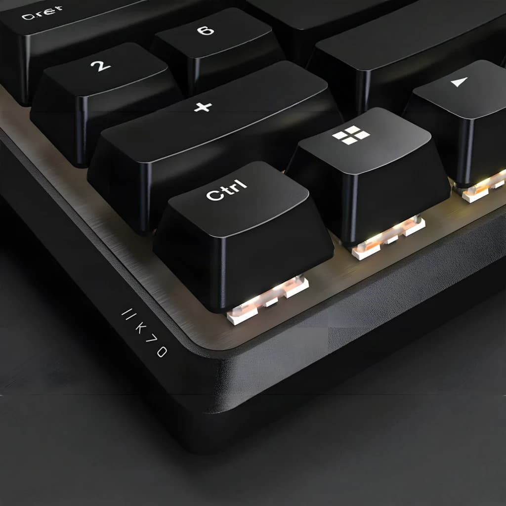 Teclado Gaming Corsair K70 CORE TKL Mecánico MLX Red RGB Negro, detalle: teclas Ctrl y Windows con retroiluminación RGB