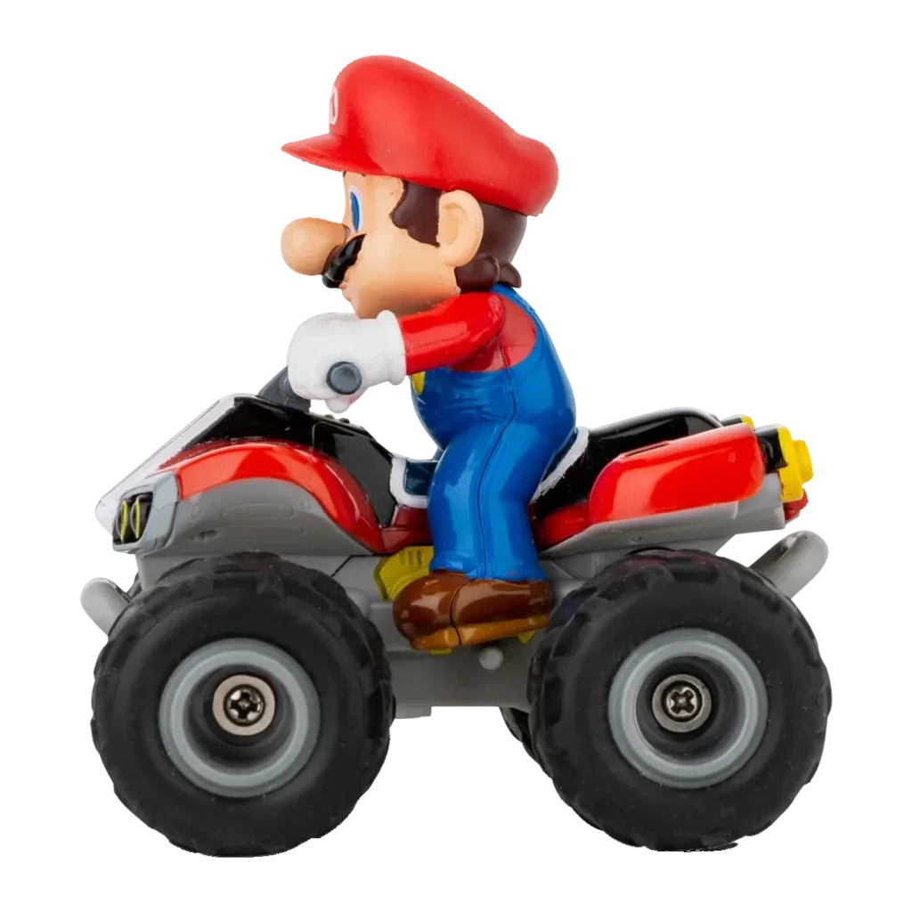 Carrera Mario Kart Quad 1:40 2.4GHz Rouge 5km/h 8min, vue latérale: figurine Mario conduisant le quad rouge avec grandes