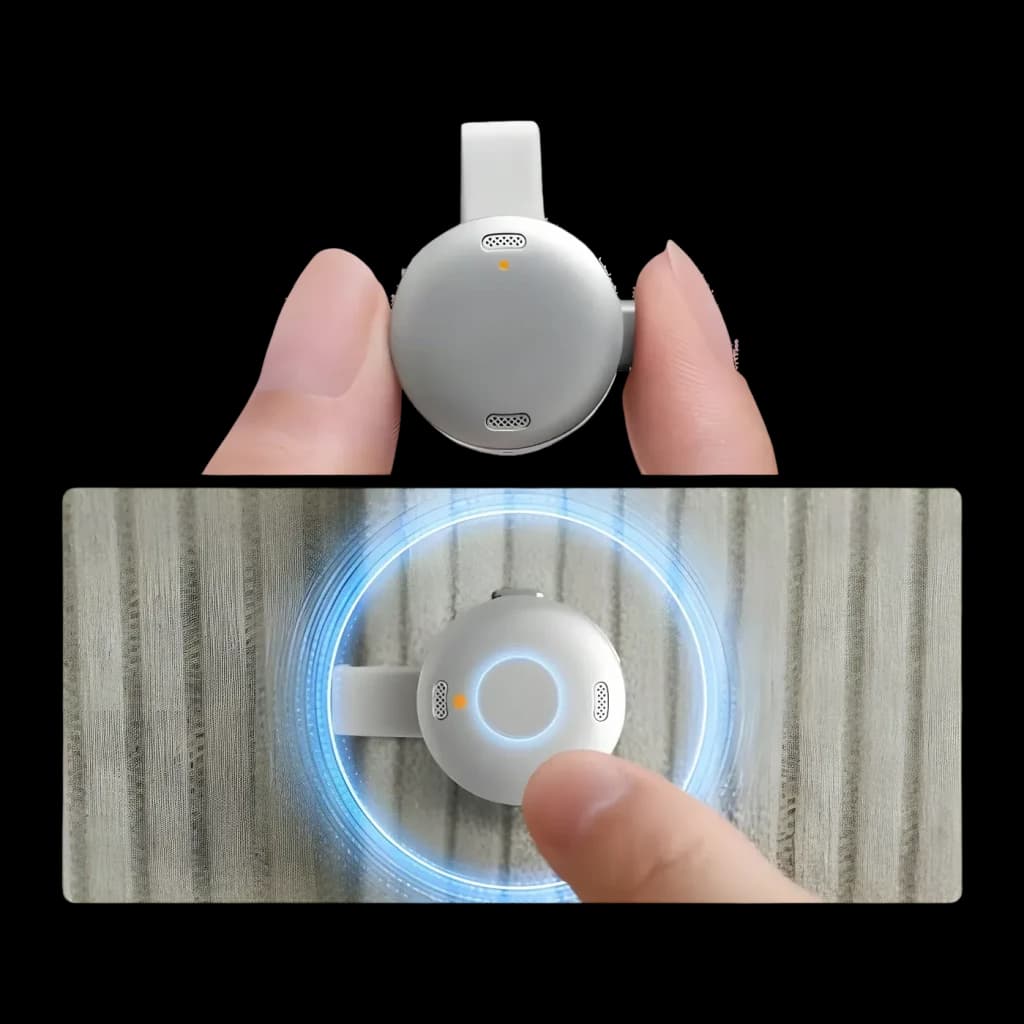 Anker Soundcore Work 64GB Grabadora 32h grabación Inalámbrico, detalle: dos dedos sujetan el dispositivo y vista frontal