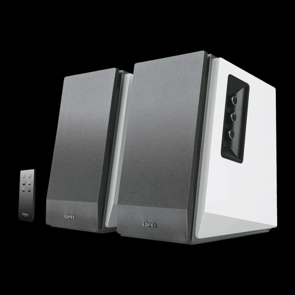 Altavoces Edifier R1700BT 66W RMS Bluetooth, vista frontal: par de altavoces blancos con rejilla gris y mando a distancia