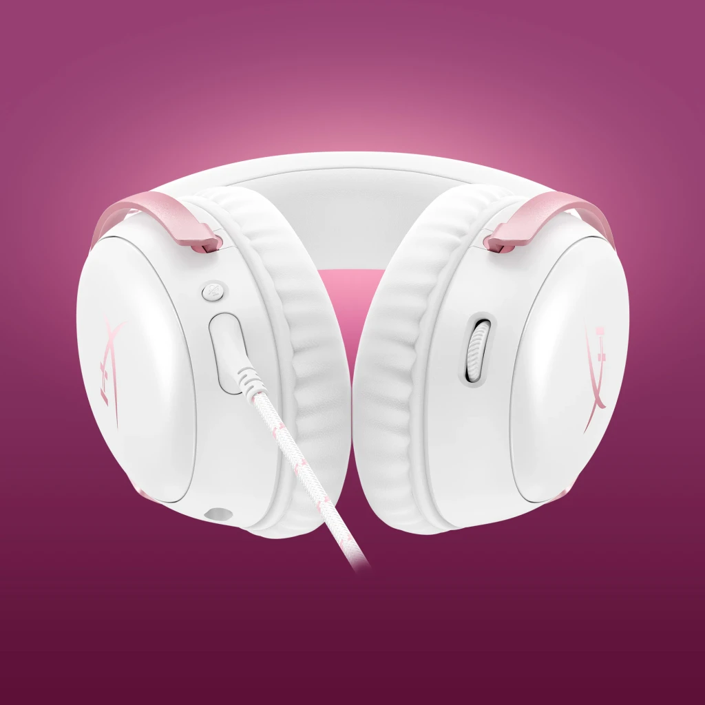 Auriculares Gaming HyperX Cloud III Micrófono Boom Extraíble, vista frontal: almohadillas blancas con detalles rosas y cable