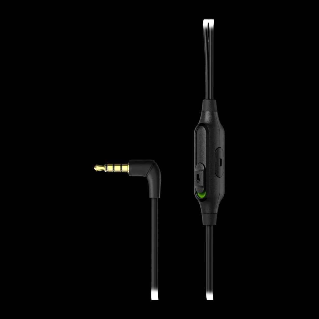 Auriculares HyperX Cloud Earbuds III In-Ear Jack, detalle: conector jack dorado en ángulo y mando en línea con LED verde