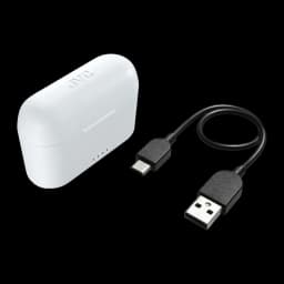 Écouteurs JVC HA-A3T TWS Bluetooth 5.1 22h IPX4, accessoires: boîtier de charge blanc fermé avec logo JVC et câble USB-A