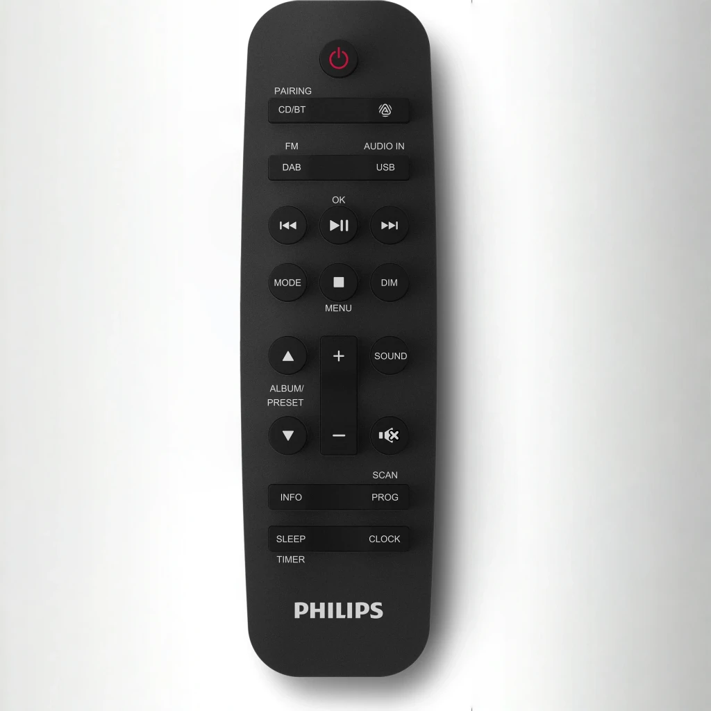 Chaîne Hi-Fi Philips TAM4505M2 CD DAB+ FM 80W Bluetooth, en utilisation: télécommande noire vue de face avec touches DAB