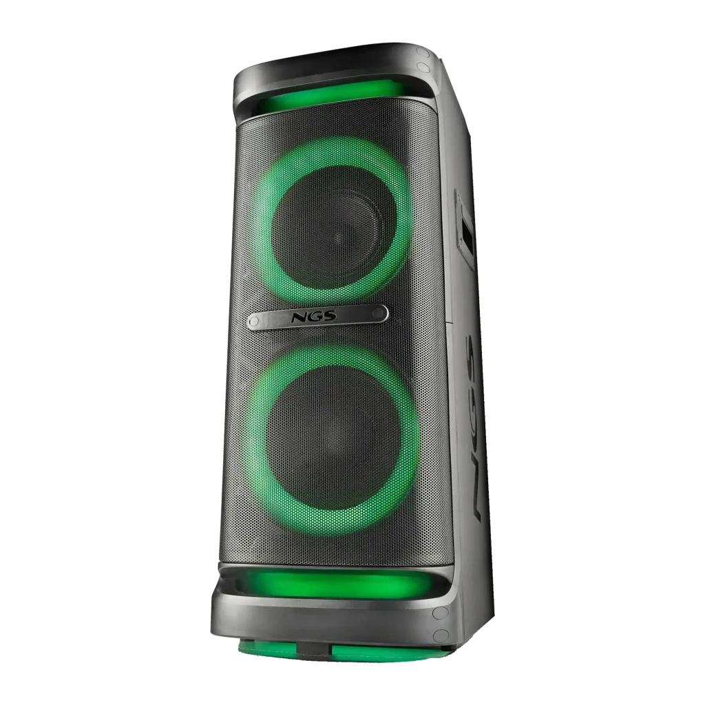 Coluna portátil NGS Wild Space 2 400W RMS Bluetooth 5.3, vista em ângulo: dois woofers com anéis LED verdes iluminados