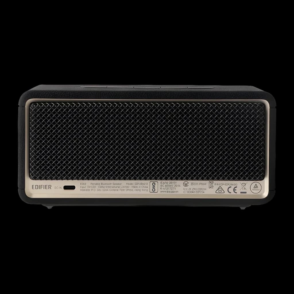 Altavoz Edifier ES60 34W 9h Bluetooth 5.4, vista frontal: rejilla metálica negra con marco dorado y etiqueta regulatoria