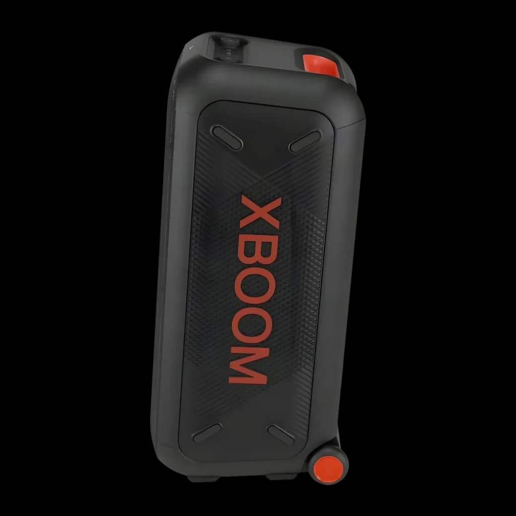 Enceinte de fête LG XBOOM XL9T IPX4 1000W Bluetooth 5.1, vue arrière: logo XBOOM rouge, roulette et poignée