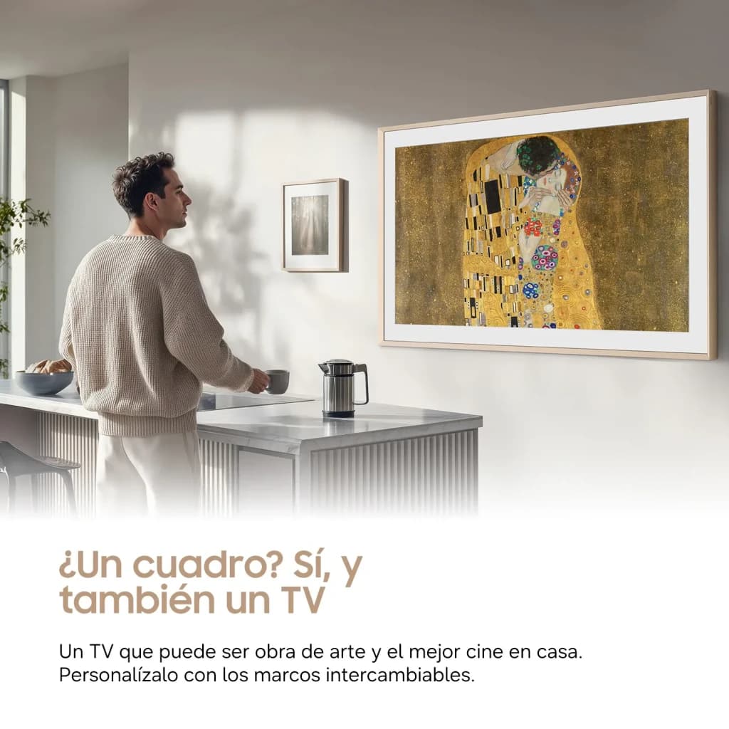 TV Samsung The Frame 43 pulgadas QLED 4K Negro TQ43LS03H, lifestyle: montado en pared con marco beige mostrando El Beso