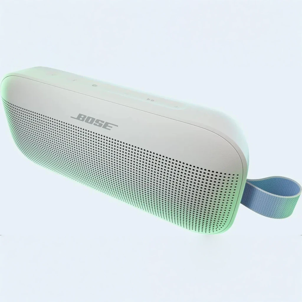 Enceinte portable Bose SoundLink Flex 2e Génération IP67 12h Bluetooth 5.3 Gris, en utilisation: vue 3/4 avant avec grille