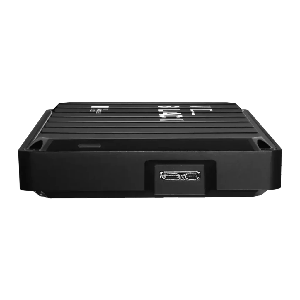 Disque dur externe WD Black P10 Game Drive 6 To USB 3.0, vue avant: port Micro-USB et boîtier noir strié avec logo WD
