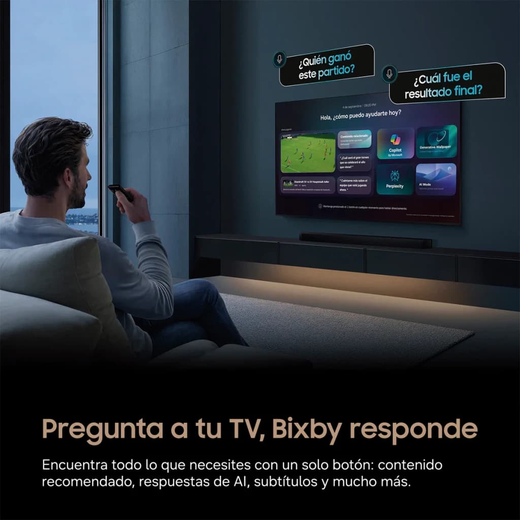 TV Samsung 48 polegadas OLED 165Hz 4K Preto TQ48S95H, lifestyle: homem no sofá usando Bixby com controlo remoto