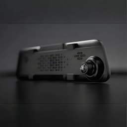 Dashcam WOLFBOX G840S 32GB Preto 2CH 4K + 1080P GPS, vista lateral: lente frontal em destaque e grelha de ventilação