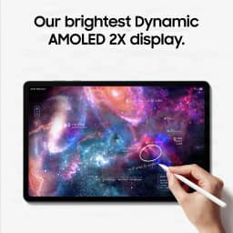 Samsung Galaxy Tab S12+ 12GB/256GB Gris S Pen incluido 12,6 pulgadas Dynamic AMOLED 2X 10600mAh - mano usando S Pen