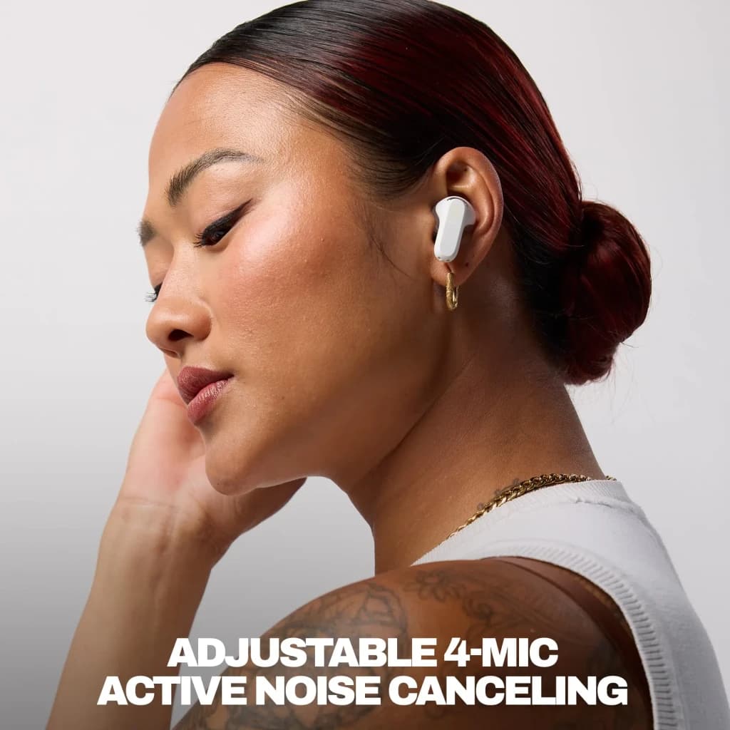 Écouteurs Skullcandy Rail ANC True Wireless Réduction de Bruit TWS Blanc - femme de profil avec écouteur blanc