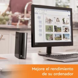 Disco rígido externo WD Elements Desktop 6TB USB 3.0 Preto - ao lado de monitor com ficheiros de fotos no ecrã