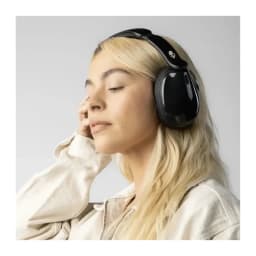 Casque Skullcandy Hesh 540 ANC Réduction de Bruit Arceau Bluetooth 5.3 Noir - femme yeux fermés écoutant