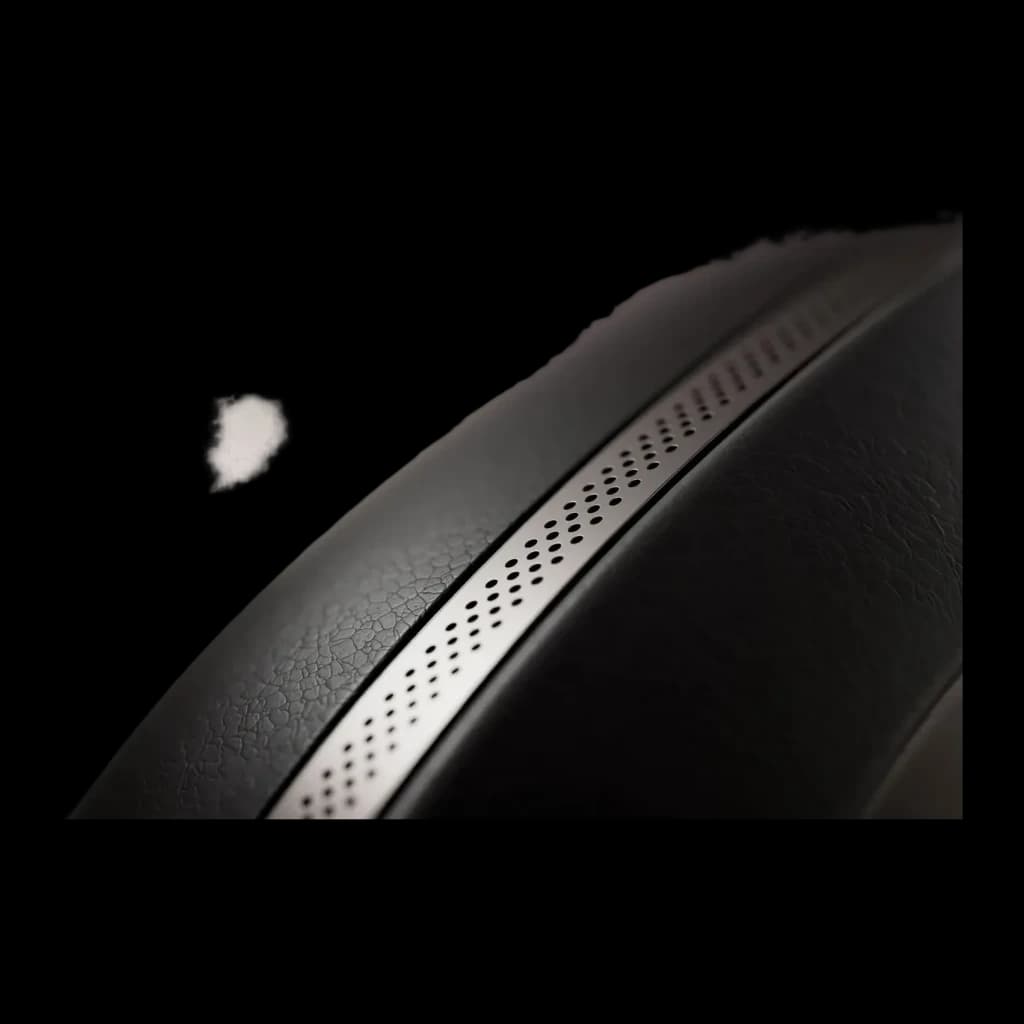 Casque supra-aural Bowers & Wilkins Px8 S2 Réduction de Bruit Adaptative Warm Stone Noir - grille métallique perforée