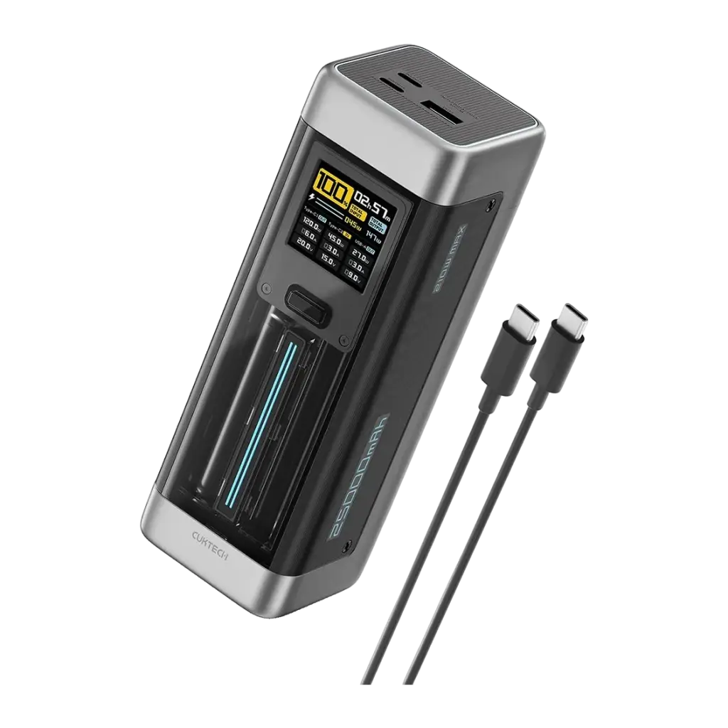 Power Bank Cuktech 25000mAh Noir 210W 2x USB-C 1x USB-A PD 3.1 CUK00P23GLBK, vue en perspective: écran LCD affichant 100%