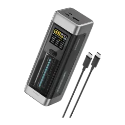 Power Bank Cuktech 25000mAh Noir 210W 2x USB-C 1x USB-A PD 3.1 CUK00P23GLBK, vue en perspective: écran LCD affichant 100%