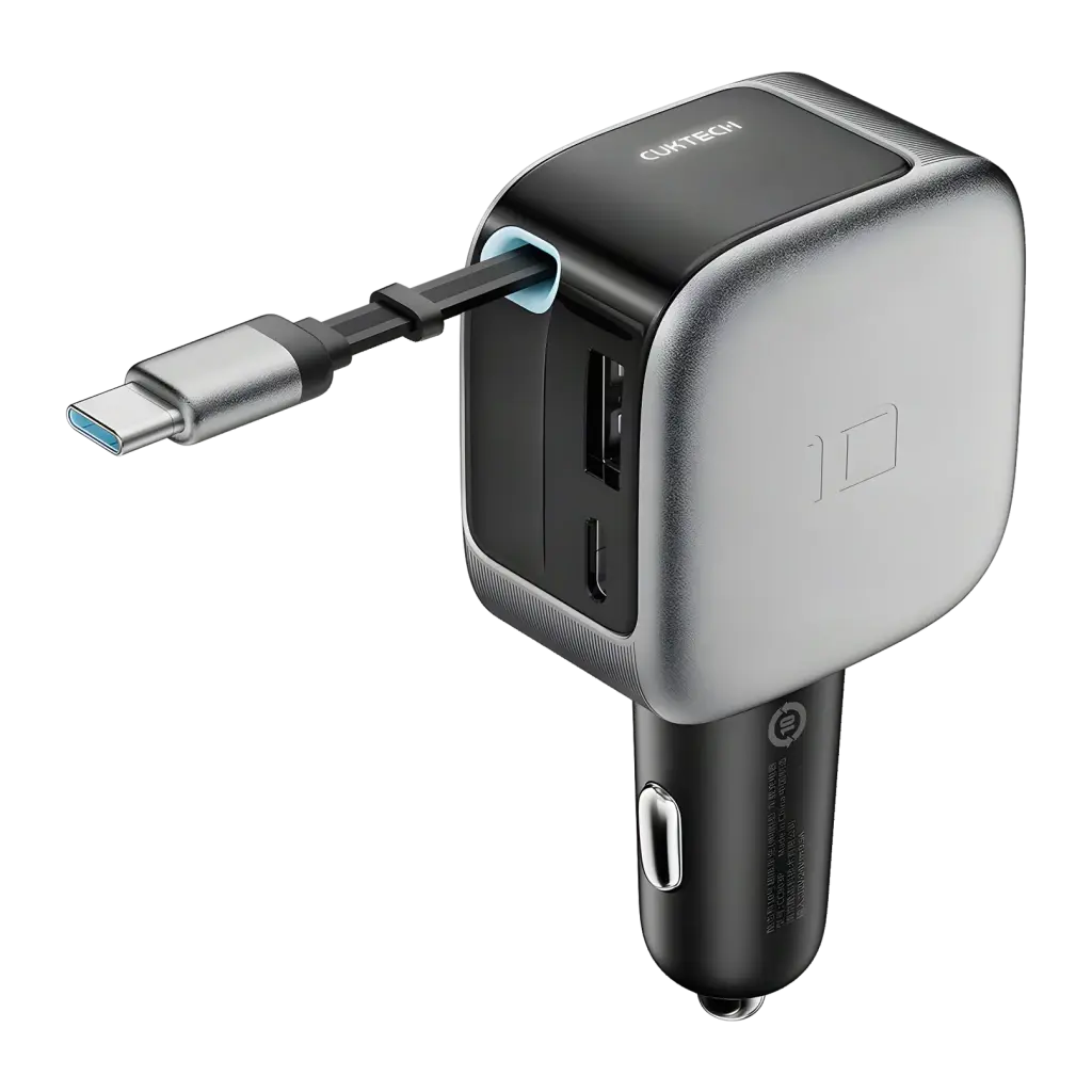 Chargeur voiture Cuktech Gris 100W 3 Ports CC903P, vue avant: câble USB-C rétractable déployé, ports USB-A et USB-C visibles