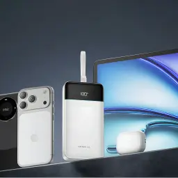 Power Bank Cuktech 25000mAh Blanc Câble USB-C Intégré 120W 3 Ports LPB252N - câble déployé chargeant tablette