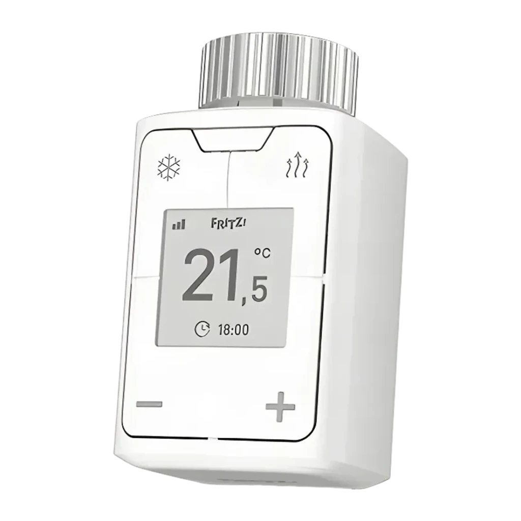 Cabezal termostático FRITZ! DECT 302 Blanco Rosca M30 x 1,5mm, vista frontal en ángulo: pantalla LCD con 21,5°C, botones +/-