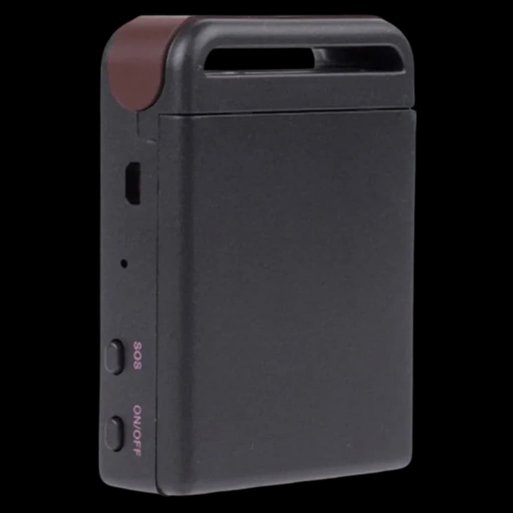 Dispositivo GPS Tracker compacto en negro con clip superior, botones laterales SOS y ON/OFF, puerto lateral y tapa marrón en la esquina superior izquierda