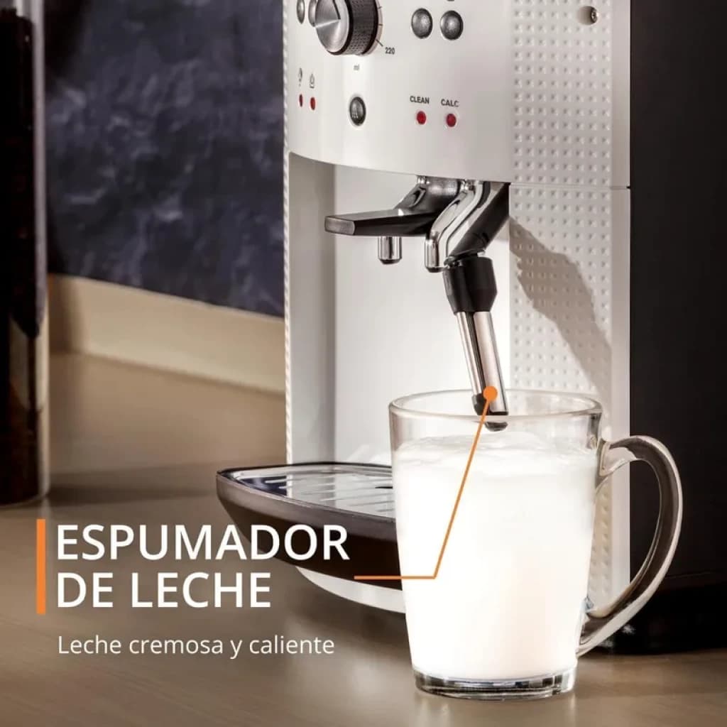 Krups EA8105 Máquina de café expresso super automática 1,6 L com vaporizador de leite em aço, bico cromado e copo com espuma cremosa na base preta
