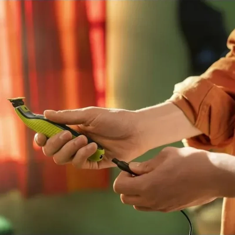 Afeitadora recortadora de barba Philips Oneblade QP2724/10 - Ítem3