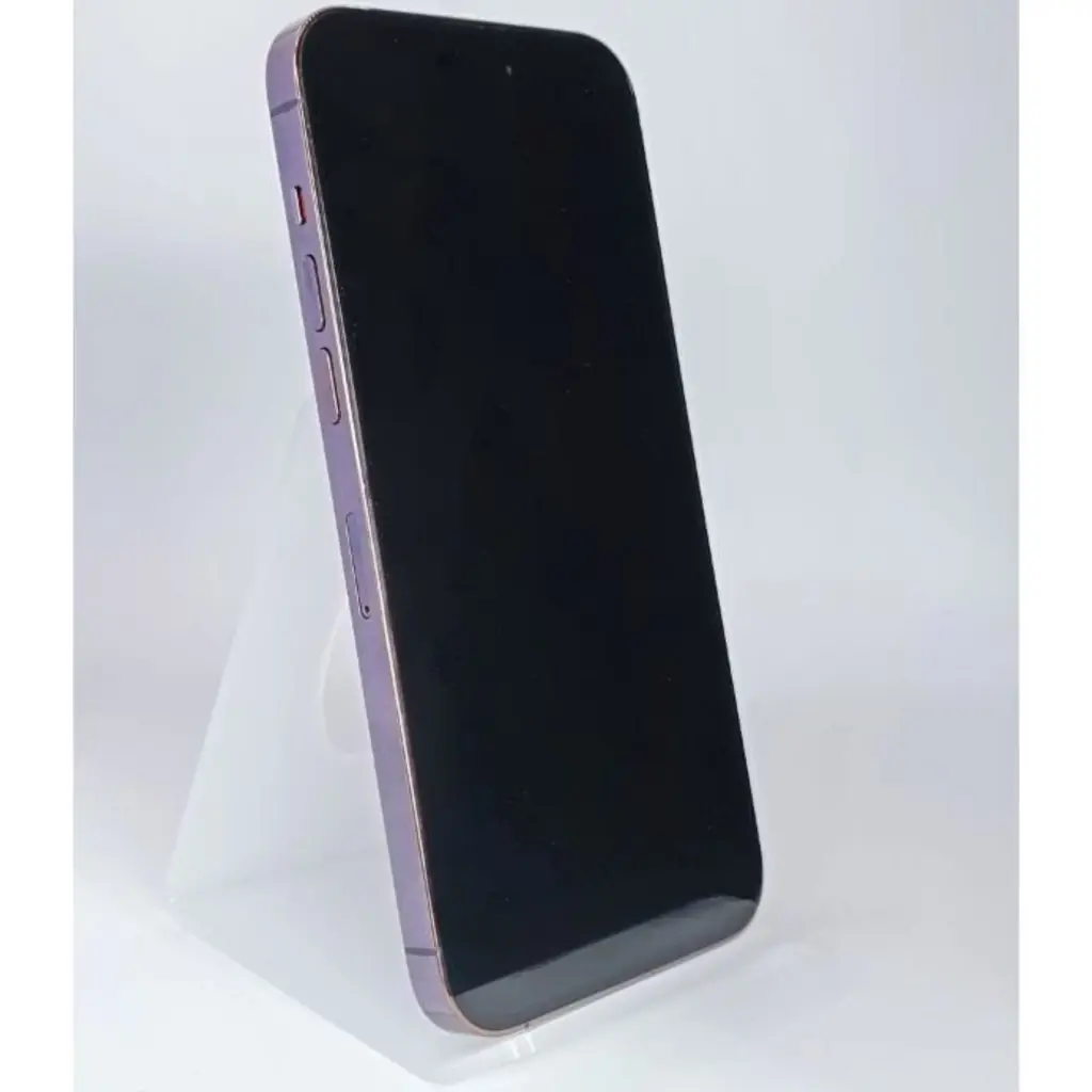 iPhone 14 Pro 256GB morado oscuro renovado en estado excelente, pantalla sin marcas, bordes limpios, botones laterales visibles, en soporte blanco