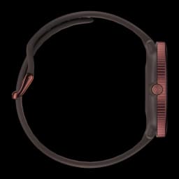Relógio Polar Ignite 3 marrom visto de lado, caixa 43 mm com aro texturizado, botão lateral, tela AMOLED 1,28 pol e pulseira de silicone ajustável
