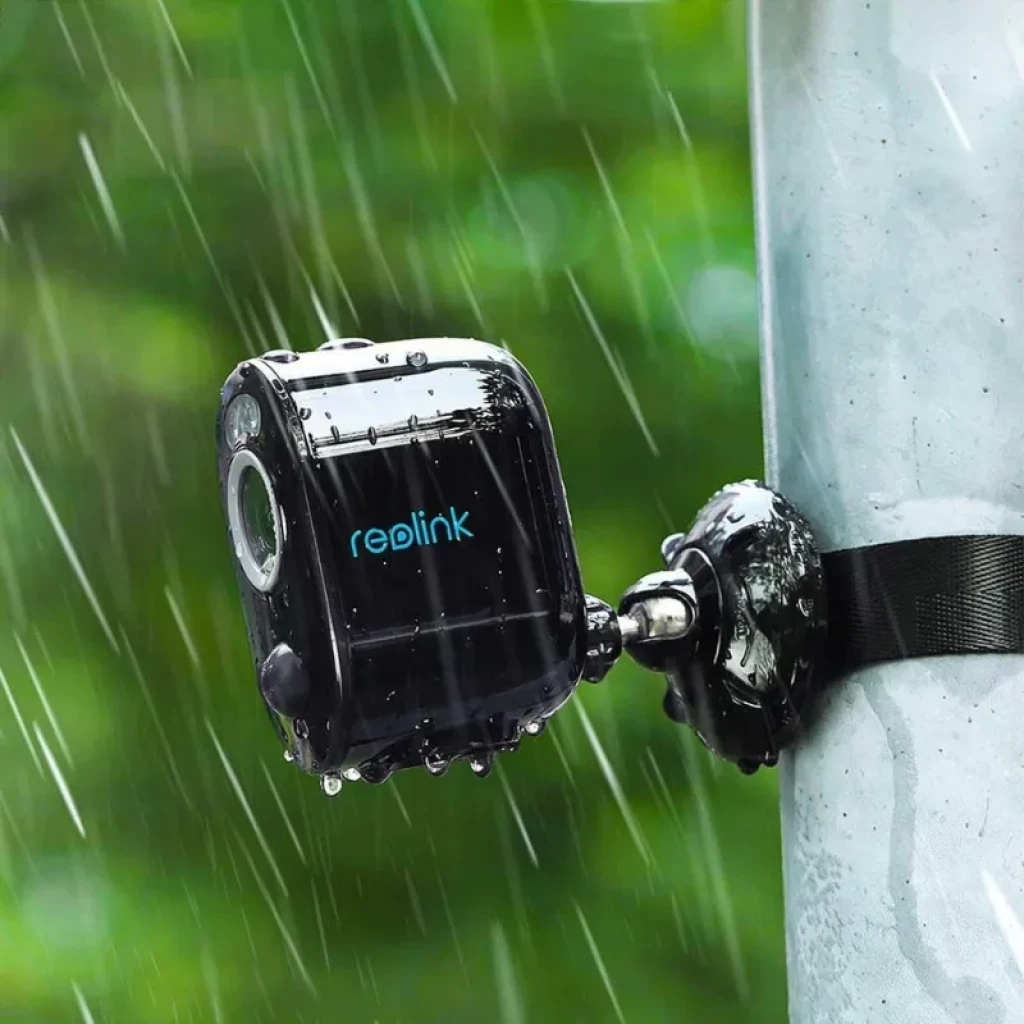 Reolink Argus Series B330-B con cuerpo negro compacto y foco LED dual, lente gran angular, sensor PIR frontal y soporte ajustable para exterior - Ítem4