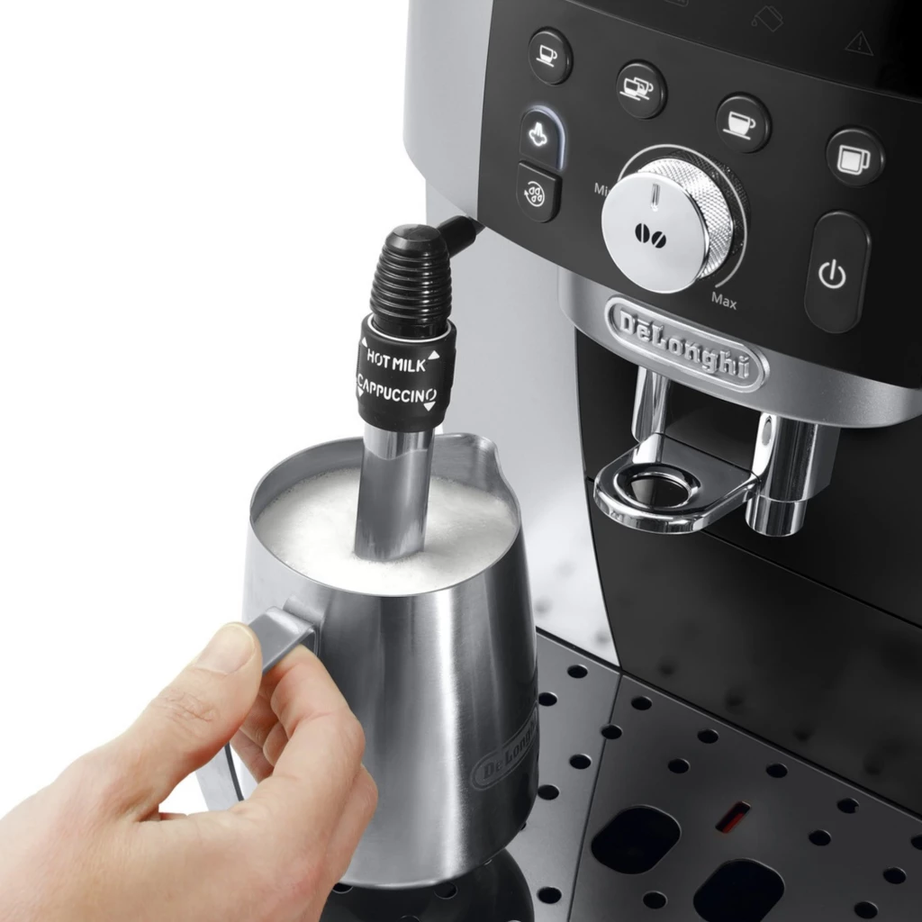 Máquina de café superautomática prata com painel frontal preto, bicos duplos para dois expressos, vaporizador lateral em aço e bandeja perfurada removível - Item4