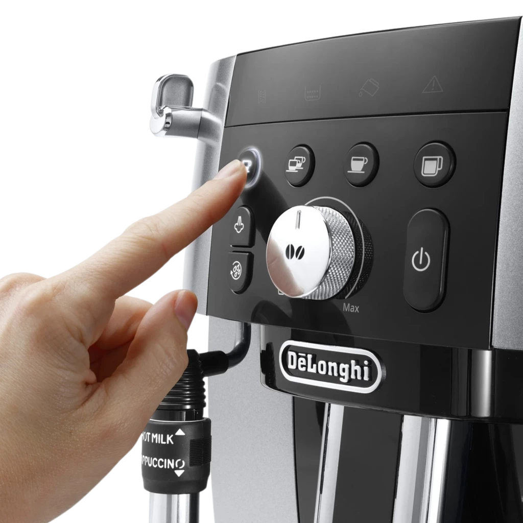 Máquina de café superautomática prata com painel frontal preto, bicos duplos para dois expressos, vaporizador lateral em aço e bandeja perfurada removível - Item5