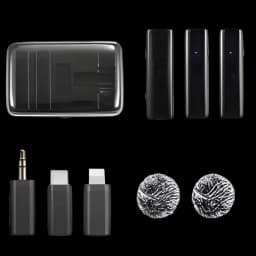 Kit Boya LINK noir brillant avec boîtier de charge, deux émetteurs compacts, récepteur, adaptateurs USB-C Lightning et jack 3,5 mm, deux bonnettes anti-vent