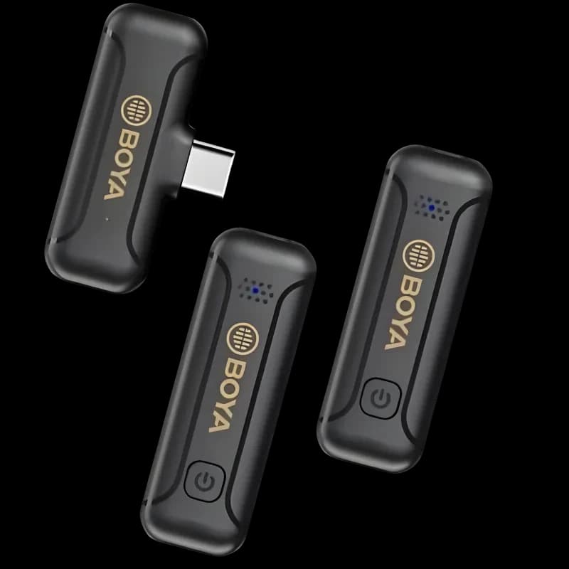 Boya BY-WM3T2-U2 micro cravate sans fil 2,4 GHz avec récepteur USB-C et deux émetteurs compacts noirs, boutons d’alimentation et voyants LED visibles